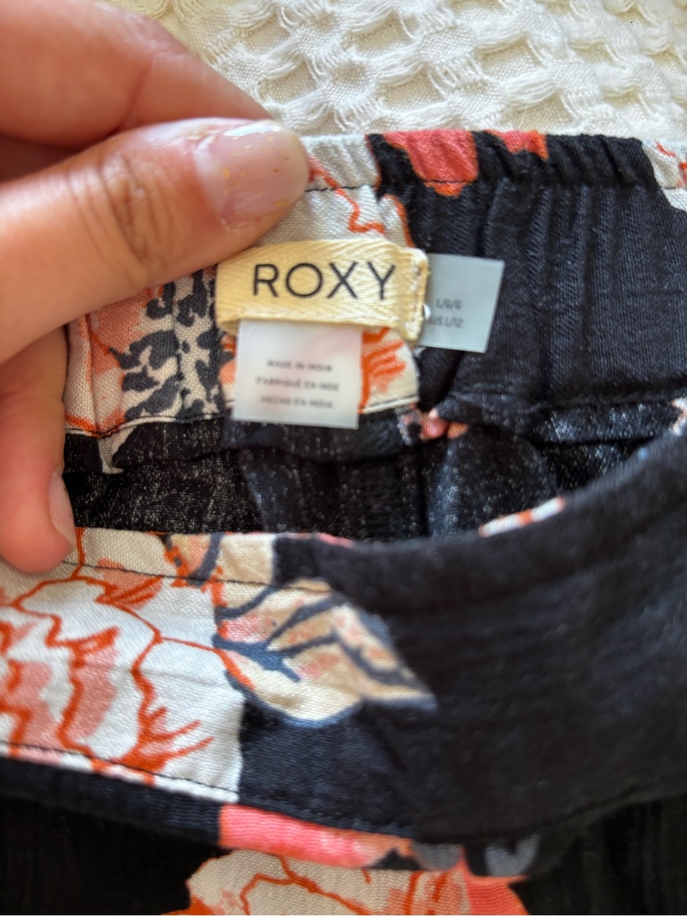 Roxy woman's Black & Coral Floral Elastic-Waist Bottoms